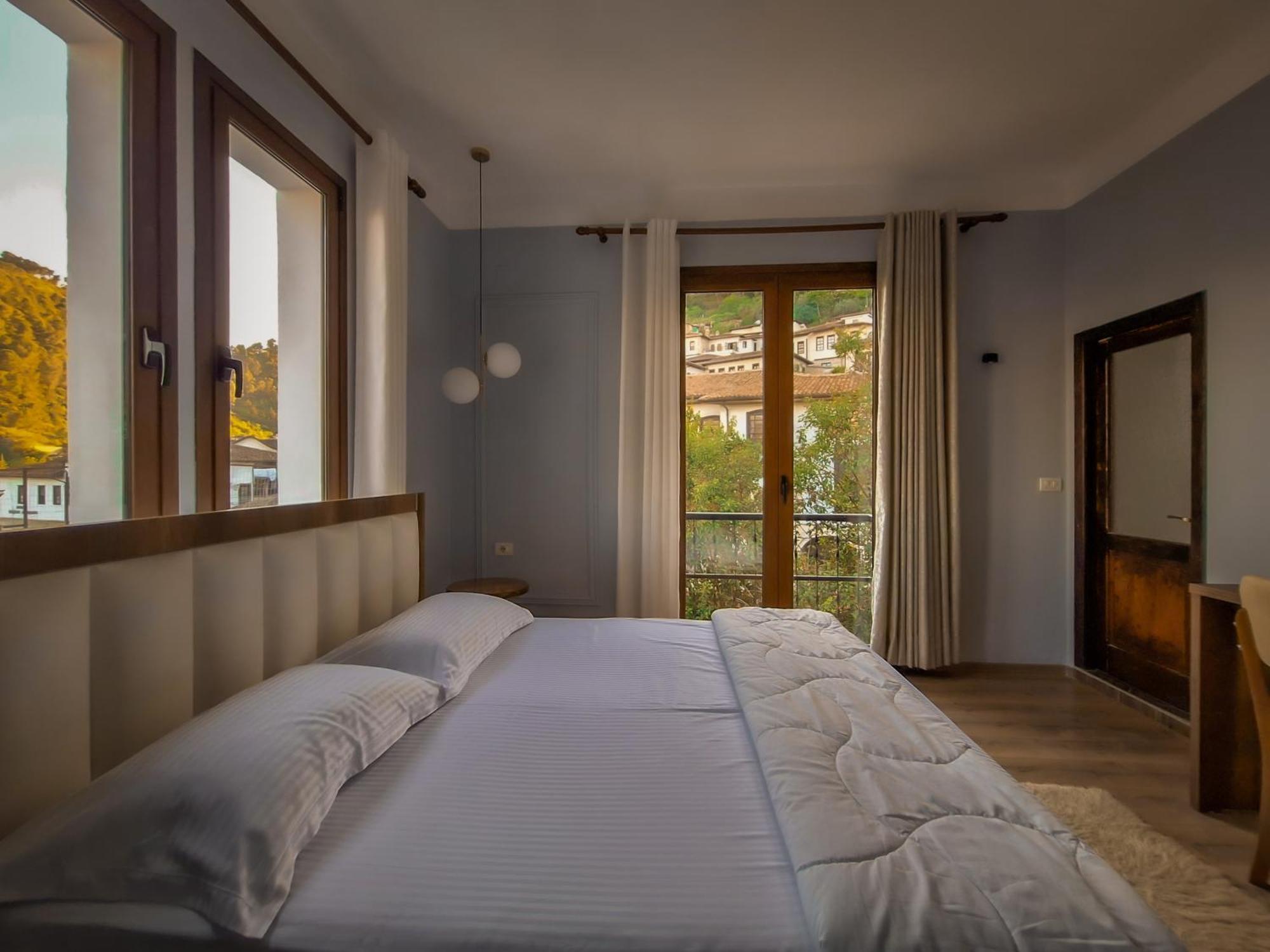 Villa Mishel Suites Berat Exterior photo